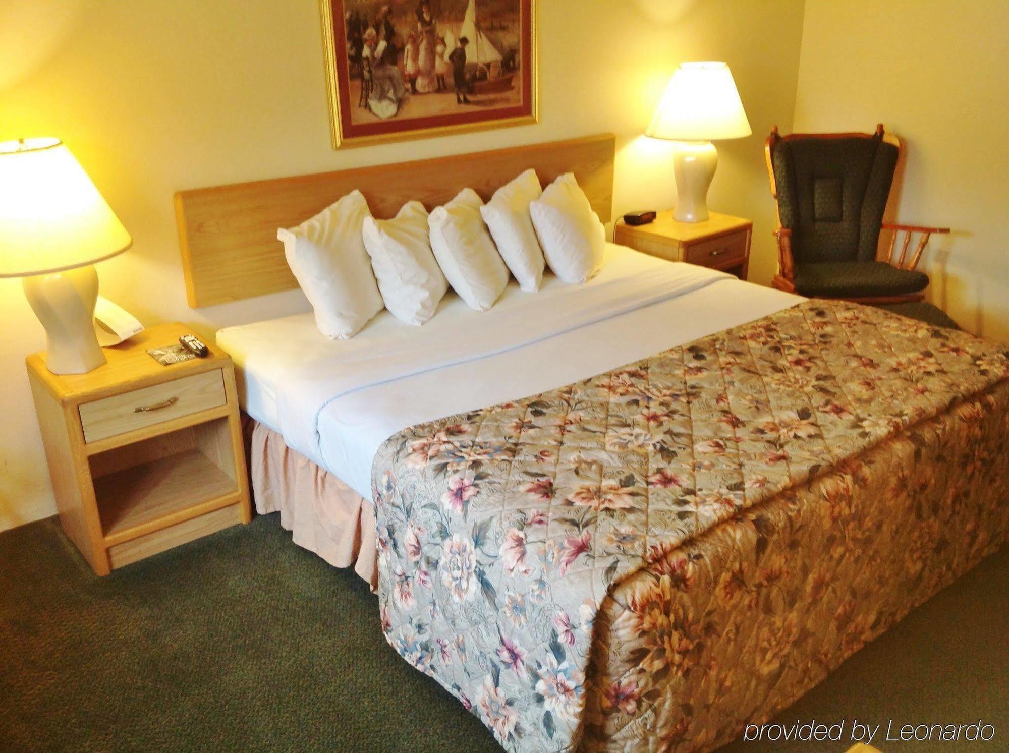 Magnuson Hotel Ironwood Bagian luar foto